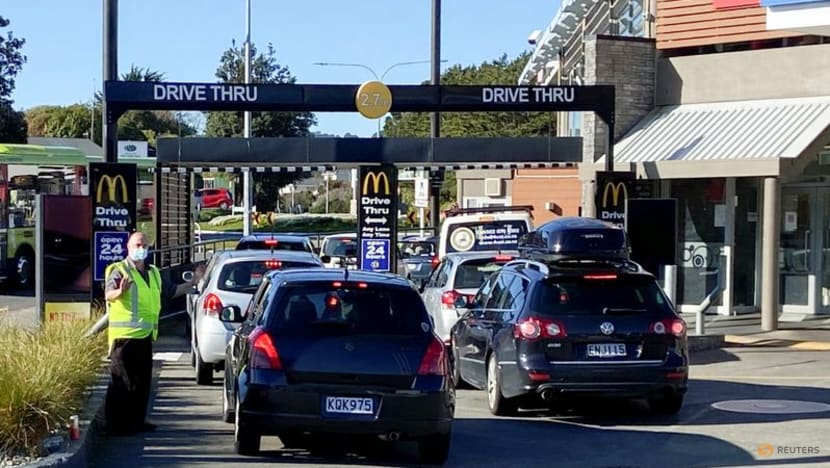 New Zealand to begin letting people isolate at home as it looks to ease border curbs New Zealand to begin letting people isolate at home as it looks to ease border curbs