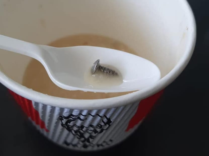 In a Facebook post on Saturday, Ms Lili Ahmad said that she had found the screw in her porridge, which had been ordered from KFC via food delivery service Foodpanda.