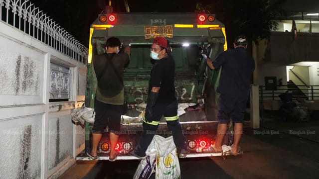 泰国垃圾回收公司呼吁政府 为员工展开疫苗接种