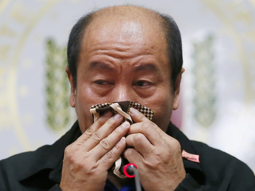 An emotional retired police officer Arthur Lascanas tells a news conference at the Philippine Senate in suburbanPasay city south of Manila, Philippines on Feb 20, 2017,  Photo: AP