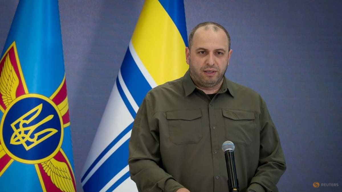 Ukraine’s Zelenskyy tells new defence minister to rebuild trust