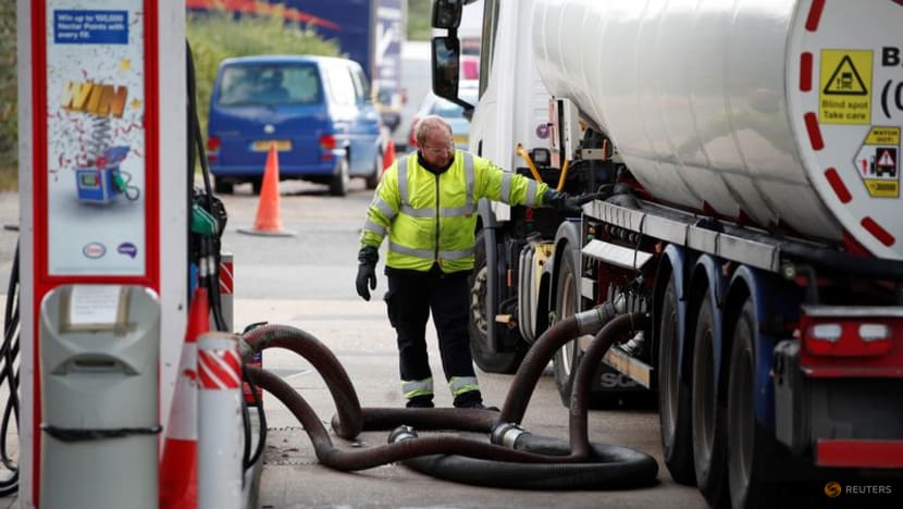 Drivers shrug off soaring fuel prices, for now Drivers shrug off soaring fuel prices, for now