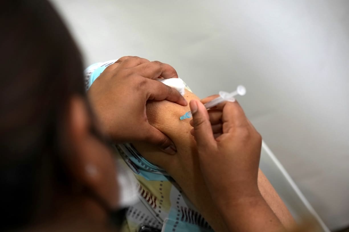 The Ministry of Health said that as of Feb 2, 2021, more than 175,000 people in Singapore have received their first dose of the Covid-19 vaccine. About 6,000 of them have received their second dose and completed the full vaccination regimen.