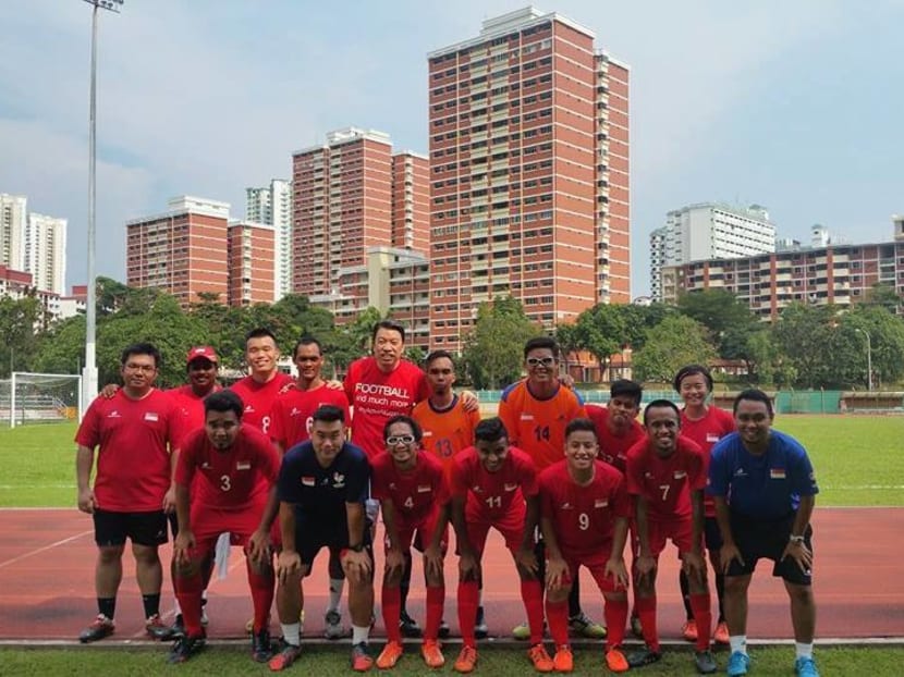 The CP Football team were joined by MP Melvin Yong at their weekly training session at the Queenstown Stadium this past Saturday. Photo credit: Mohamed Zainudeen Facebook Page