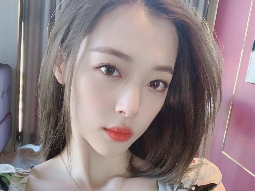 Sulli's elder brother Choi Dae-hee had taken to social media to express his unhappiness with their father wanting more of Sulli's inheritance. Sulli's elder brother Choi Dae-hee had taken to social media to express his unhappiness with their father wanting more of Sulli's inheritance.