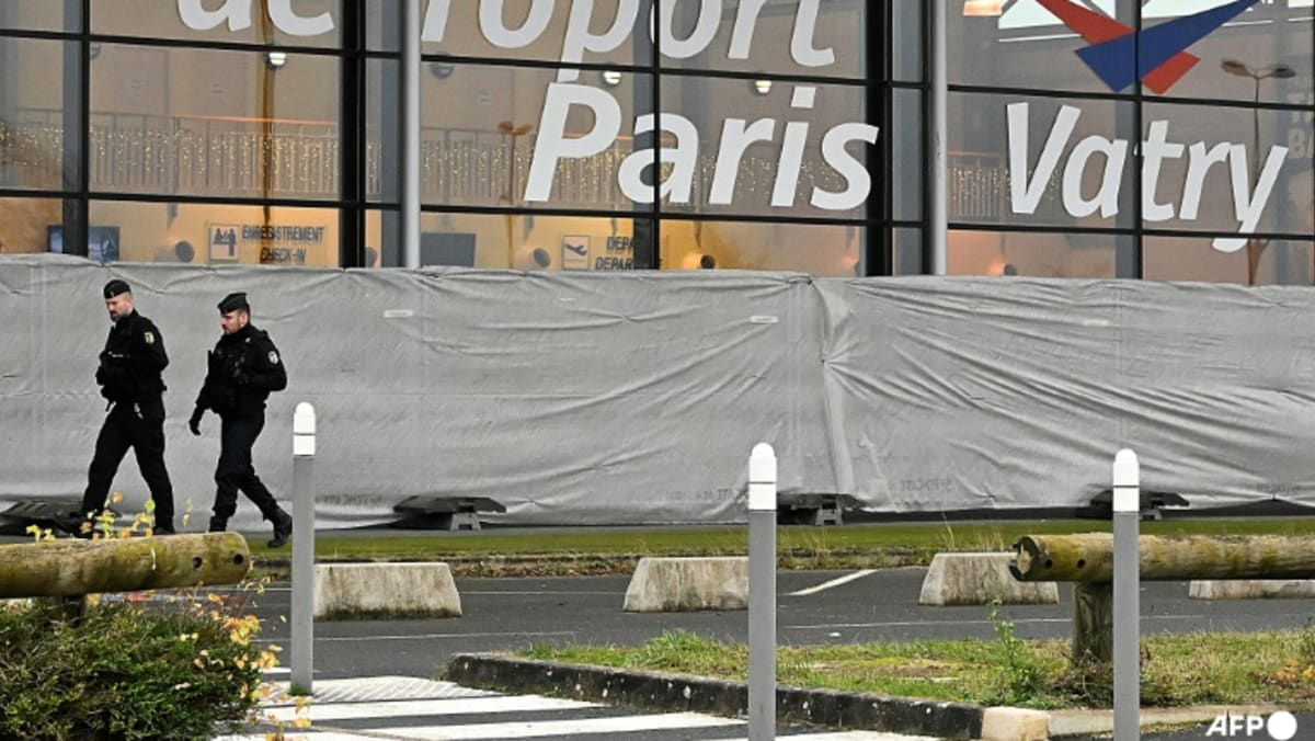 Plane passengers pending human trafficking inquiry leave France for India Plane passengers pending human trafficking inquiry leave France for India
