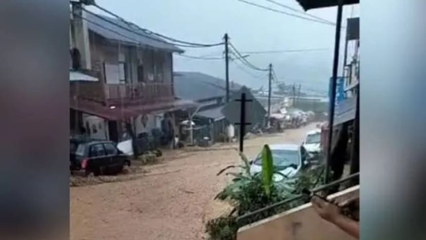 Banjir lumpur landa Bukit Tinggi di Pahang susuli hujan lebat