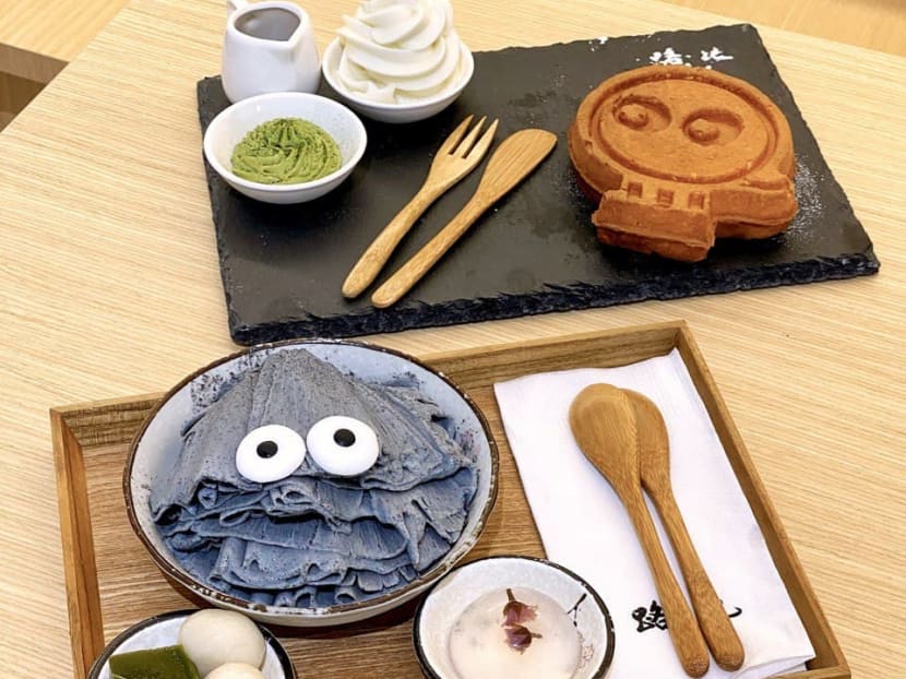 New Tanjong Pagar Cafe Sells 'Monster' Shaved Ice Cream & Waffle