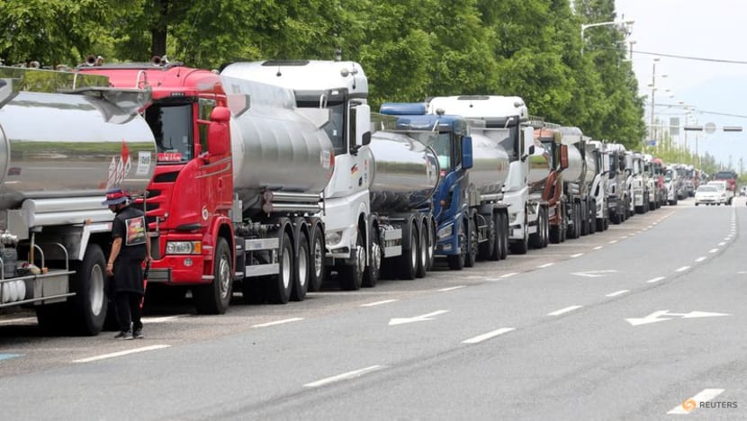 South Korea union truckers continue strike, talks with government stall South Korea union truckers continue strike, talks with government stall