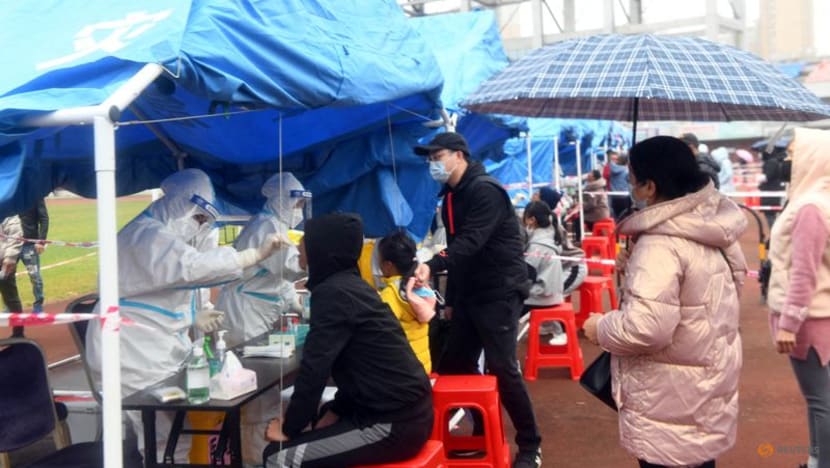 China's Xi'an marks first week of lockdown as COVID-19 cases persist China's Xi'an marks first week of lockdown as COVID-19 cases persist