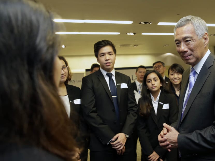 PM Lee Hsien Loong speaks to law students during the official launch of the EW Barker Centre for Law & Business, May 29, 2017. Photo: Wee Teck Hian/TODAY