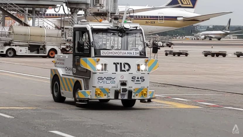 Changi Airport to use autonomous tractor to transport baggage to aircraft Changi Airport to use autonomous tractor to transport baggage to aircraft