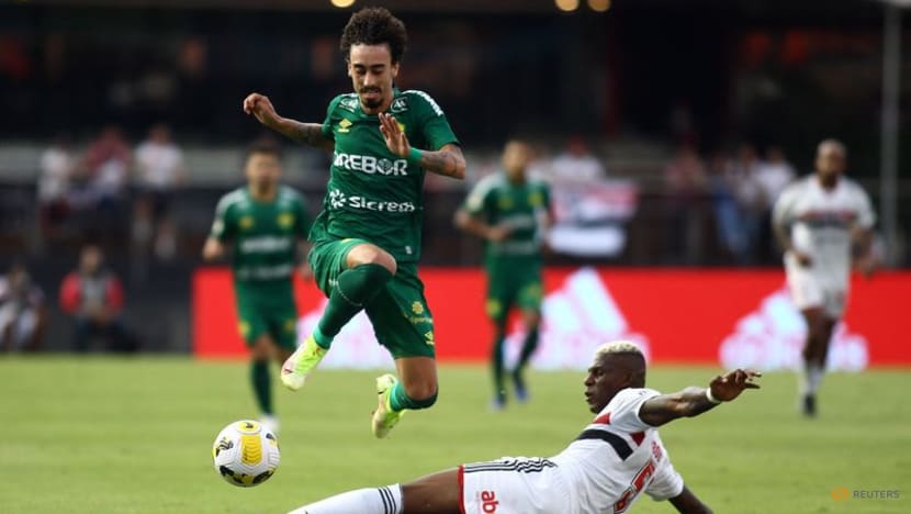 Controversial penalty helps Sao Paulo to win over Cuiaba Controversial penalty helps Sao Paulo to win over Cuiaba