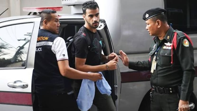 Pemain bola sepak Bahrain masih ditahan