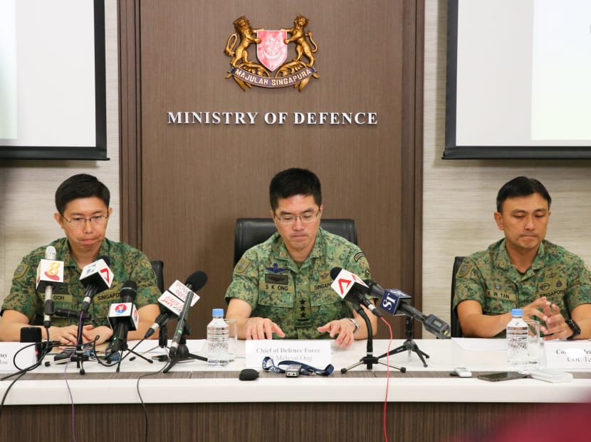 (Left to right) Major-General Goh Si Hou, Chief of Army; Lieutenant-General Melvyn Ong, Chief of Defence Force; and Colonel Terry Tan, Commander of the SAF’s Combat Service Support Command speaking at a press conference on the death of serviceman Aloysius Pang. (Left to right) Major-General Goh Si Hou, Chief of Army; Lieutenant-General Melvyn Ong, Chief of Defence Force; and Colonel Terry Tan, Commander of the SAF’s Combat Service Support Command speaking at a press conference on the death of serviceman Aloysius Pang.