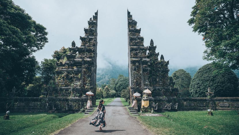 Hotels Won’t Ask Tourists For Marriage Certs — & Other Things To Know About Indonesia’s New Law That Bans Sex Outside Marriage Hotels Won’t Ask Tourists For Marriage Certs — & Other Things To Know About Indonesia’s New Law That Bans Sex Outside Marriage