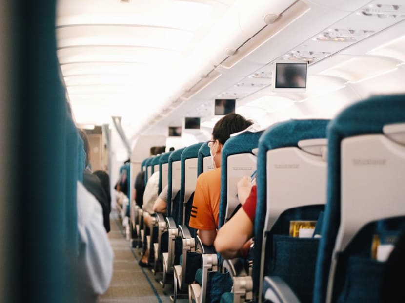 Middle-seat etiquette, drunk passengers and jet lag: Top tips from a flight attendant Middle-seat etiquette, drunk passengers and jet lag: Top tips from a flight attendant