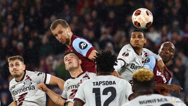 Leverkusen reach Europa League semis as Frimpong rescues unbeaten run