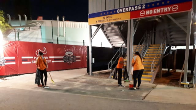 F1新加坡大奖赛开跑 本地业者做足准备 