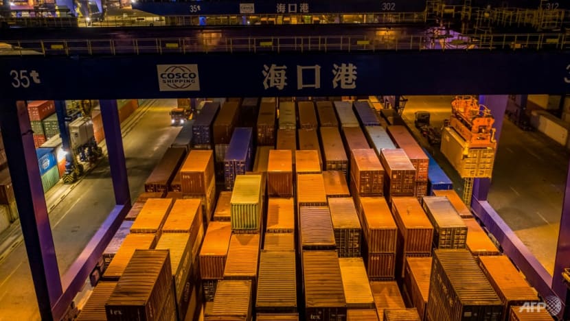 China’s shipping containers pile up at overcrowded port as overseas orders dwindle China’s shipping containers pile up at overcrowded port as overseas orders dwindle
