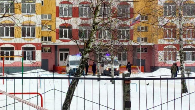俄罗斯发生校园枪击案 造成两死五伤