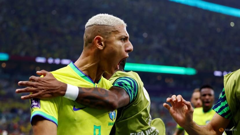 Richarlison turns on style as silky Brazil see off Serbia