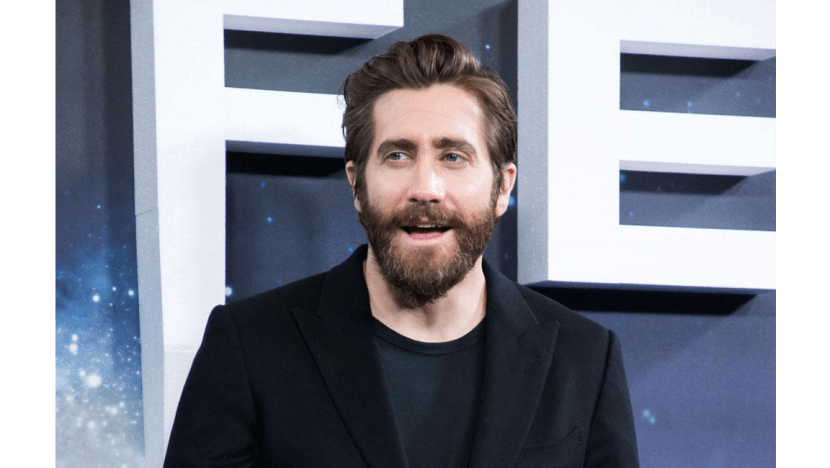 Ryan Reynolds And Jake Gyllenhaal Fear Alien Attack 8 Days 