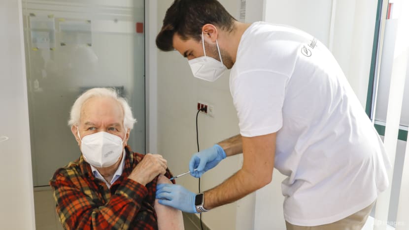 Austrian parliament to vote on universal vaccine mandate Austrian parliament to vote on universal vaccine mandate