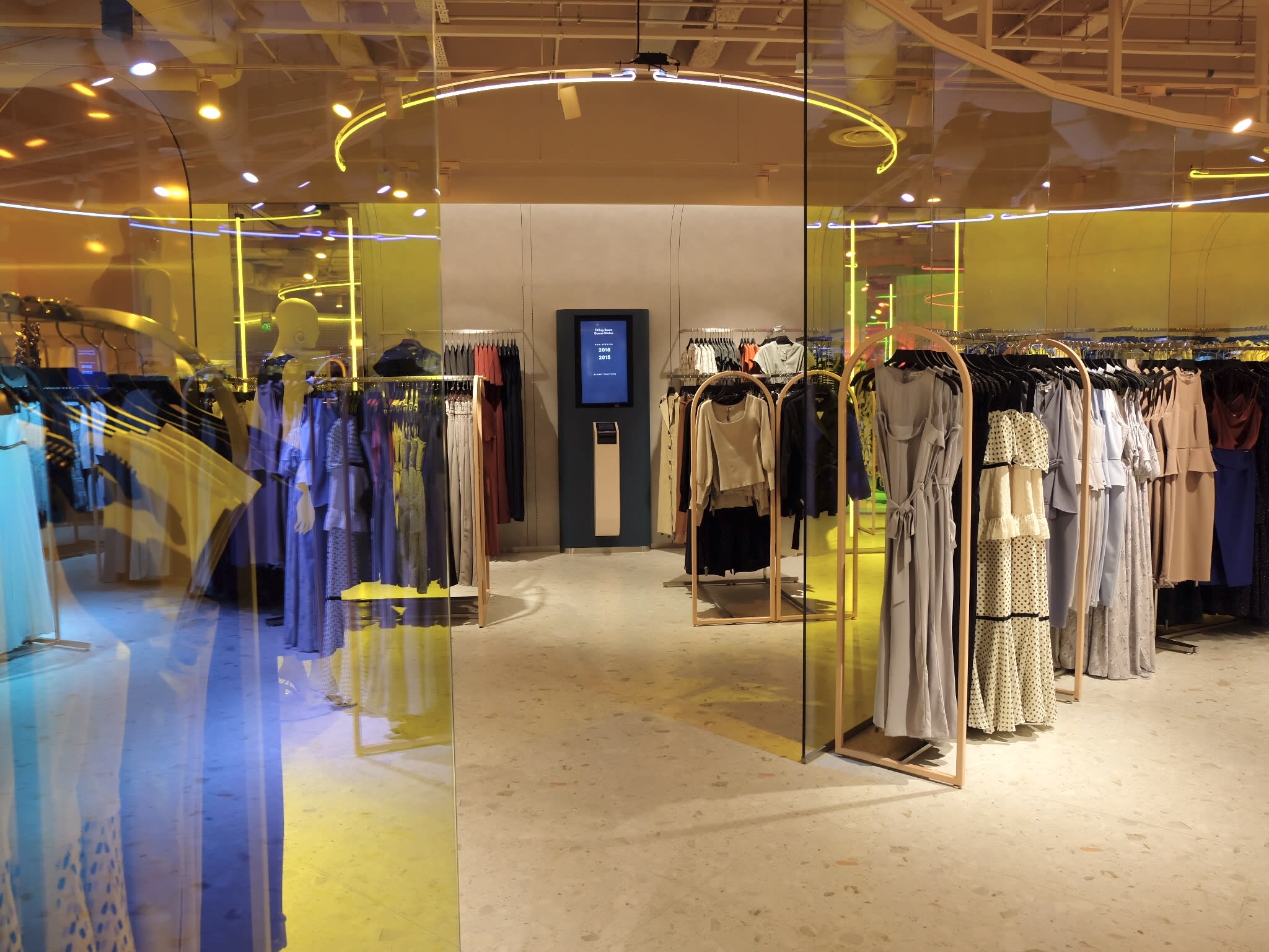 25 Pics From Love, Bonito's New Funan Store That Show The Future Of Retail Is Here 25 Pics From Love, Bonito's New Funan Store That Show The Future Of Retail Is Here