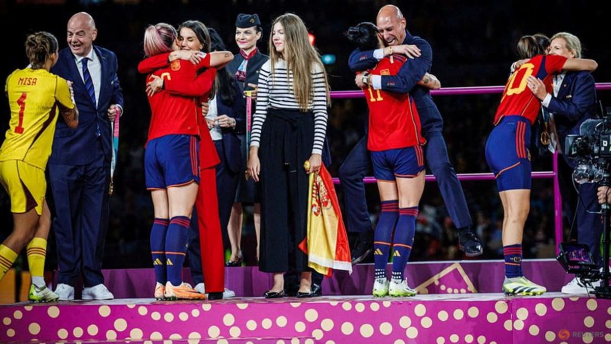 Spanish government urges football boss suspension after mild court ruling