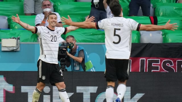 欧锦赛：德国胜4比2夺关键三分 葡萄牙二摆乌龙创尴尬纪录 
