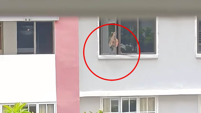 受不了！女子天天开窗高喊尖叫 淡滨尼六组屋居民报警求助 