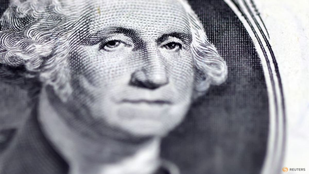 Dolar menguat sebelum data inflasi;  kripto hancur
