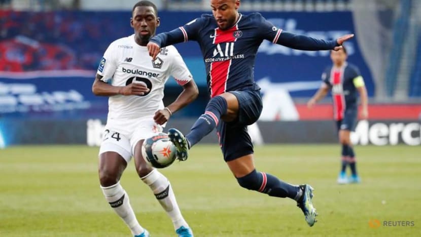 Soccer-David on target as Lille move top with PSG win Soccer-David on target as Lille move top with PSG win