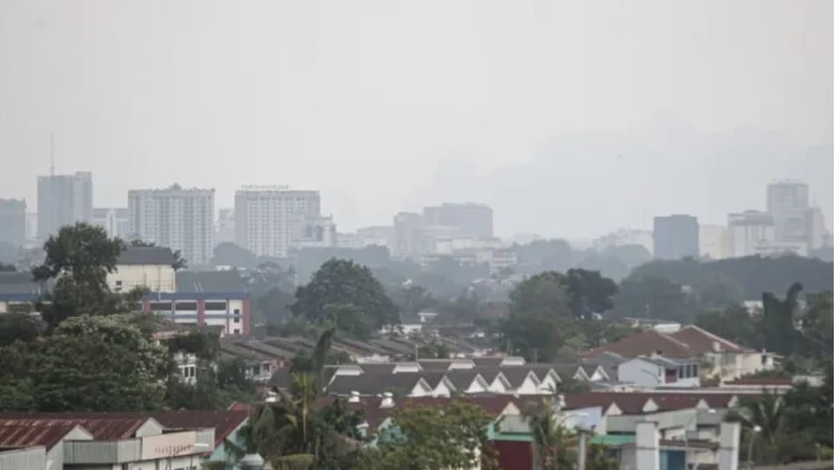 M'sian environment minister says diplomatic approach better to tackle transboundary haze problem, new laws alone not enough - Vimarsana News