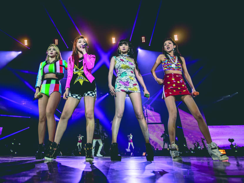 2NE1 showed what versatile performers they were at their concert on Saturday night.