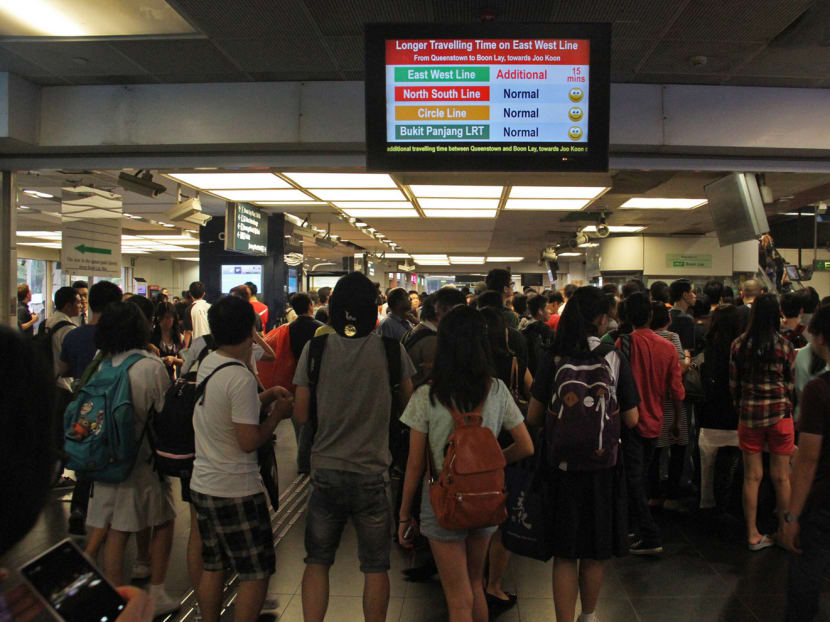 Boonlay MRT train service disruption. Photo: Robin Choo