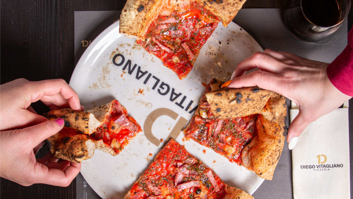 Pizzaiolos Diego Vitagliano and Antonio Miscellaneo's pizza pop up in Singapore - Vimarsana News