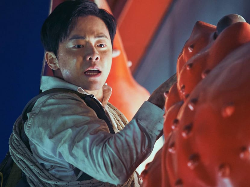 Movie Review Cho Jung Seok Yoona Try To Outrun Poison Gas In