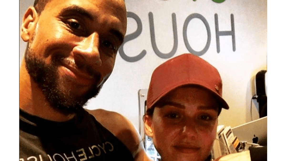 Jessica Alba hits gym six weeks after giving birth 8days