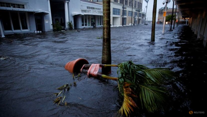 Death Toll in Florida Uncertain as Storm Ian Aim at Carolinas