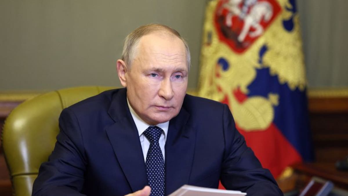 Pasca ledakan sebuah jembatan, Putin menjanjikan respons ‘keras’ jika serangan Ukraina terus berlanjut