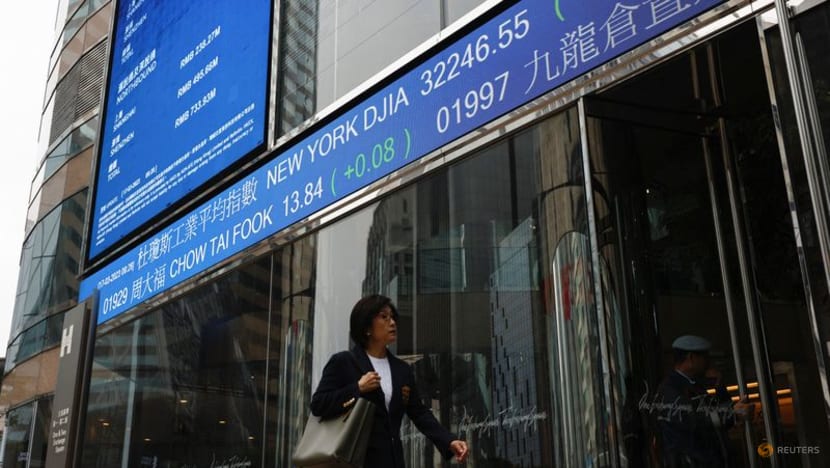 China bank shares slump in Hong Kong after Goldman downgrades