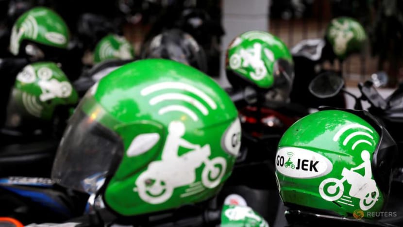 Hard times: Jakarta's e-hailing riders see sharp dip in earnings, fear infection amid COVID-19 pandemic Hard times: Jakarta's e-hailing riders see sharp dip in earnings, fear infection amid COVID-19 pandemic
