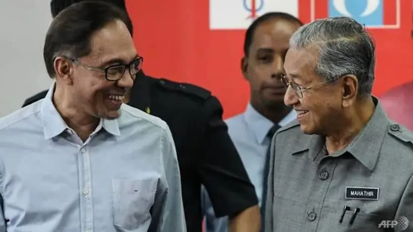 Pendirian Mahathir tentang peralihan kuasa di M'sia 'tidak pernah kabur': Anwar