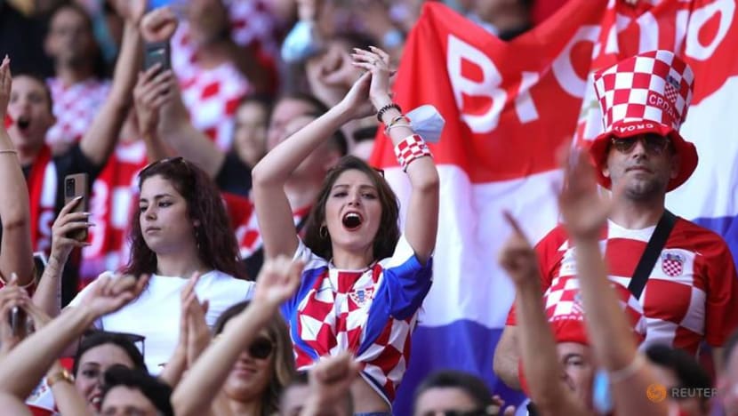 Soccer-Spain and Croatia make two changes each for last 16 clash Soccer-Spain and Croatia make two changes each for last 16 clash