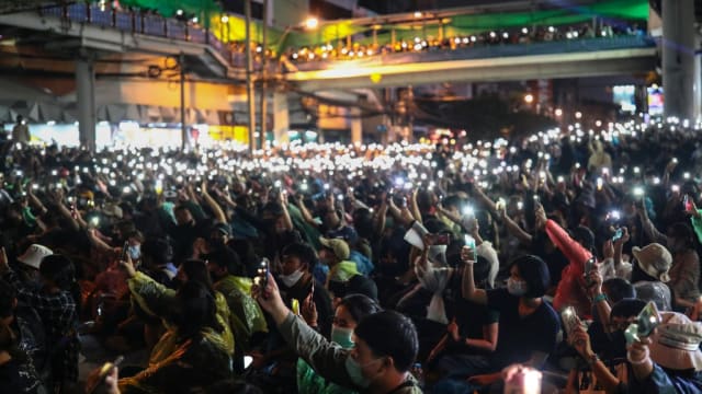 泰国解除曼谷紧急状态令 缓解反政府示威情绪