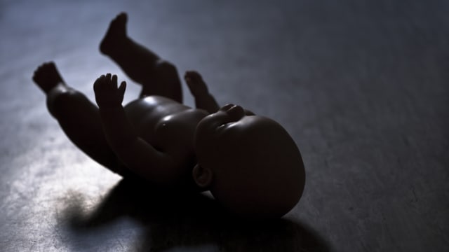 九个月大女婴疑遭虐命危 香港女子首次当保母被捕