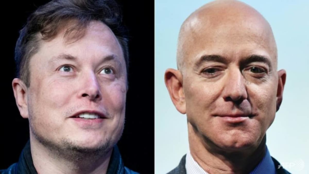 Musk, Bezos lead the charge of US billionaires selling shares - CNA