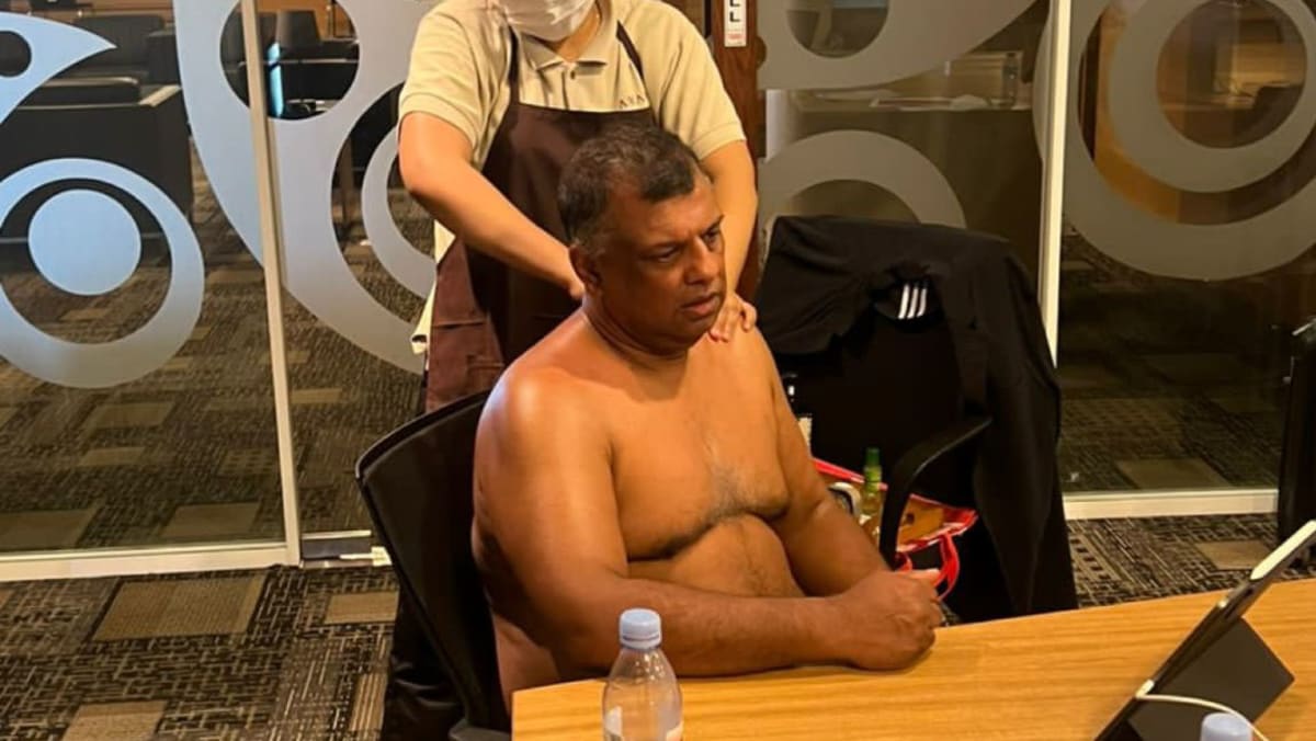 AirAsia boss Tony Fernandes draws flak for shirtless massage during work call